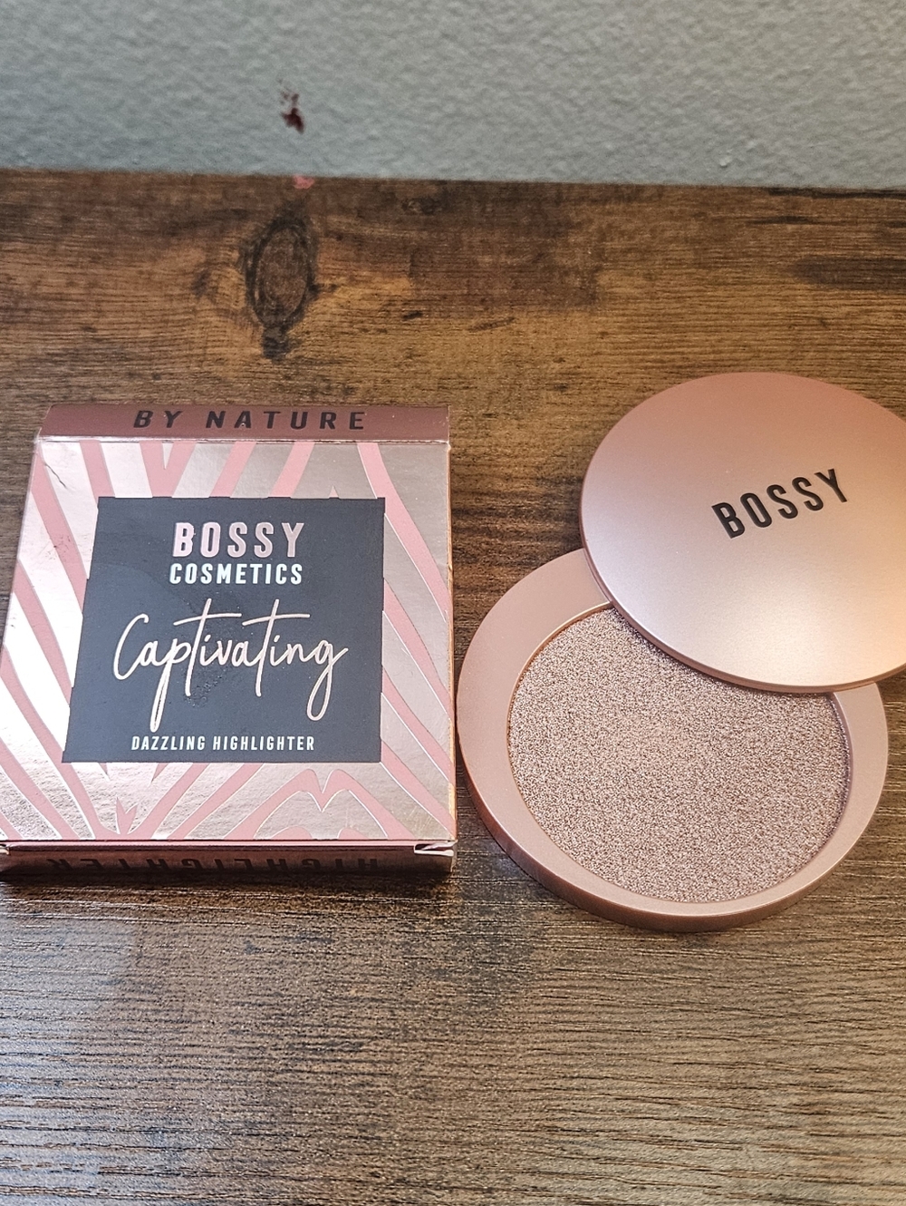 Bossy Cosmetics Captivating Dazzling Highlighter